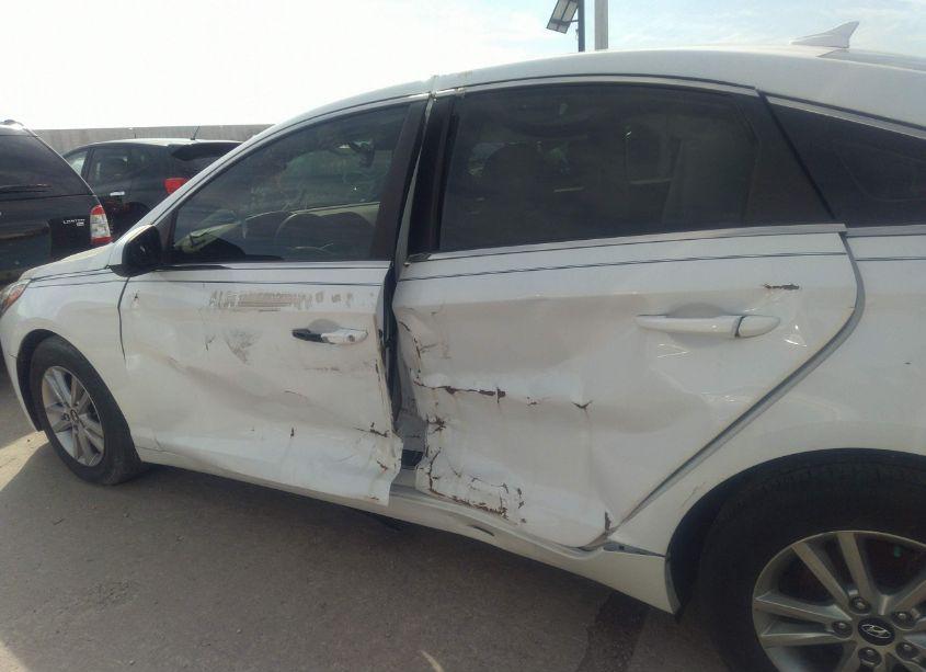 Photo 14 of 2015 Hyundai Sonata SE (VIN 5NPE24AF9FH226513)