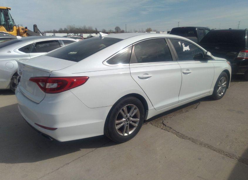 Photo 4 of 2015 Hyundai Sonata SE (VIN 5NPE24AF9FH226513)