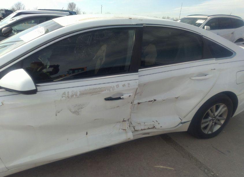 Photo 6 of 2015 Hyundai Sonata SE (VIN 5NPE24AF9FH226513)