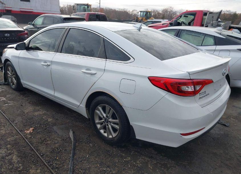 Photo 3 of 2015 Hyundai Sonata SE (VIN 5NPE24AF9FH246065)