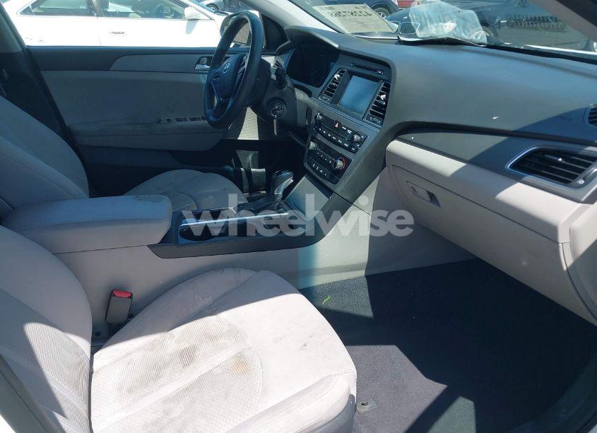 Photo 5 of 2016 Hyundai Sonata SE (VIN 5NPE24AF9GH267578)