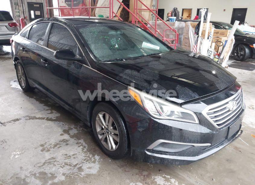 2016 Hyundai Sonata SE (VIN 5NPE24AF9GH281044) main photo
