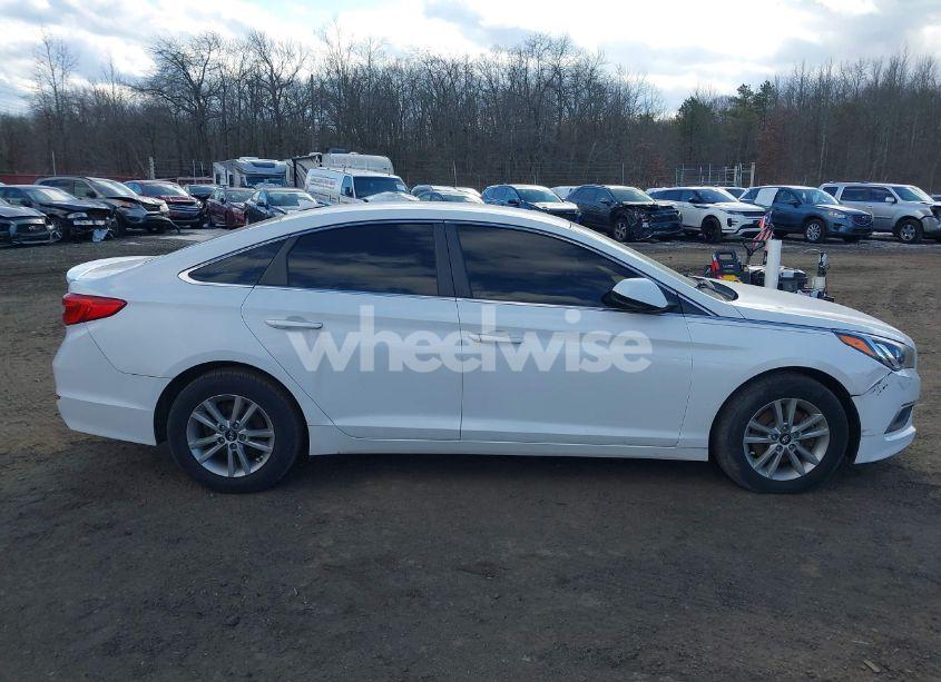 Photo 13 of 2016 Hyundai Sonata SE (VIN 5NPE24AF9GH290665)