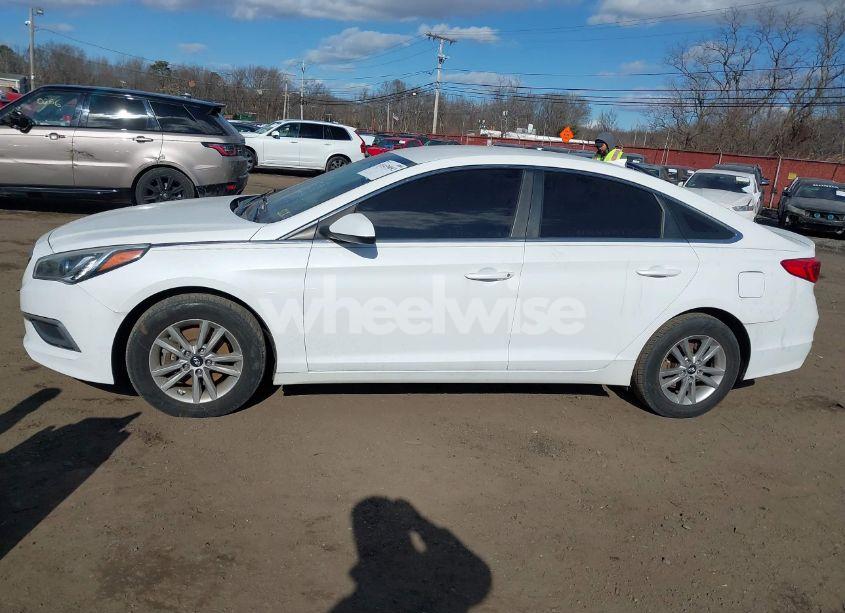 Photo 14 of 2016 Hyundai Sonata SE (VIN 5NPE24AF9GH290665)