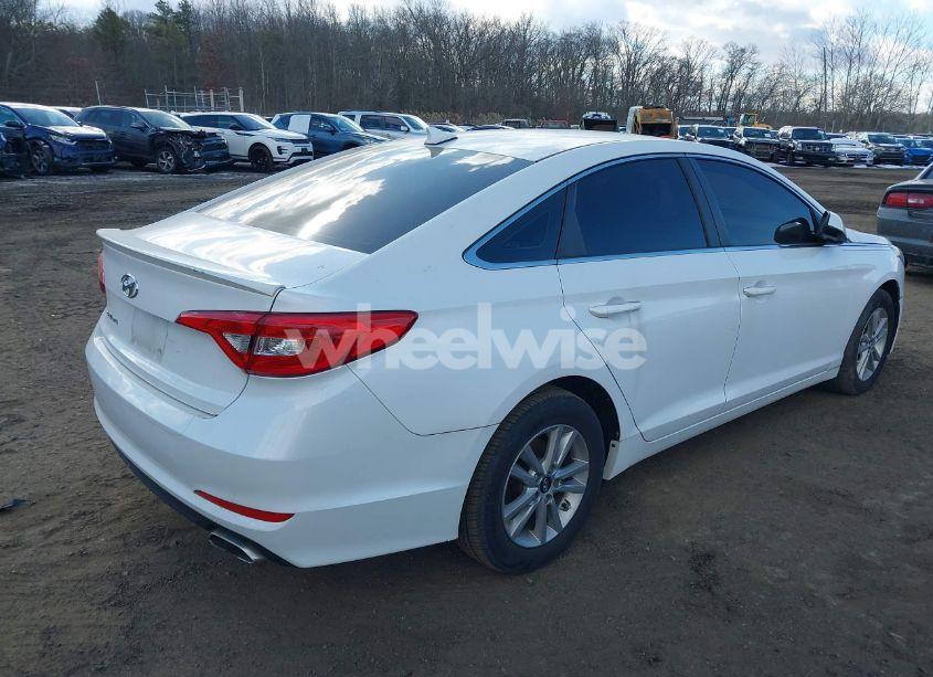 Photo 4 of 2016 Hyundai Sonata SE (VIN 5NPE24AF9GH290665)
