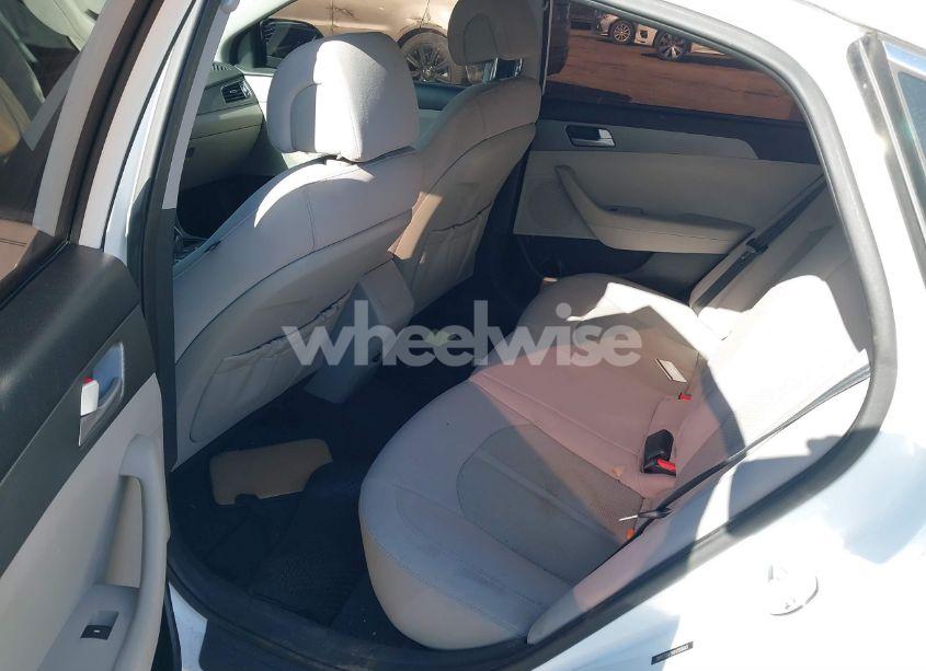 Photo 8 of 2016 Hyundai Sonata SE (VIN 5NPE24AF9GH290665)