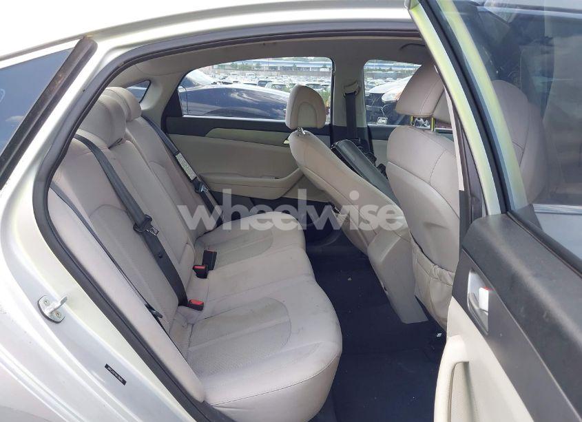 Photo 8 of 2016 Hyundai Sonata SE (VIN 5NPE24AF9GH300661)