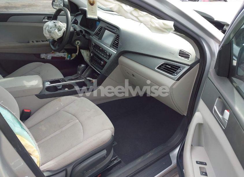 Photo 5 of 2016 Hyundai Sonata SE (VIN 5NPE24AF9GH309554)