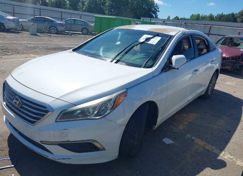 Photo 2 of 2016 Hyundai Sonata SE (VIN 5NPE24AF9GH316715)