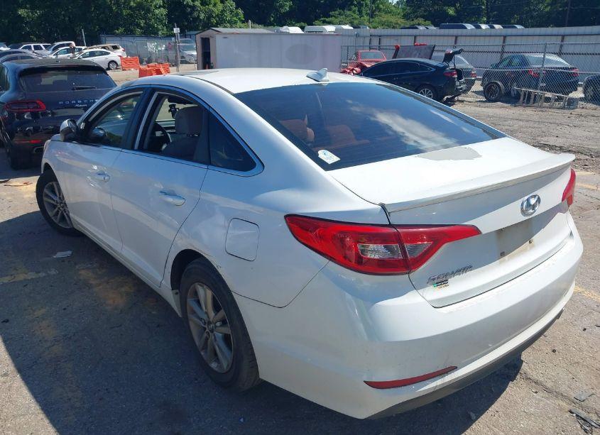 Photo 3 of 2016 Hyundai Sonata SE (VIN 5NPE24AF9GH316715)