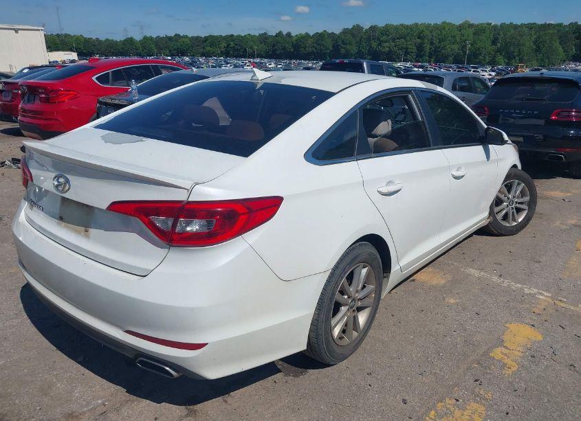 Photo 4 of 2016 Hyundai Sonata SE (VIN 5NPE24AF9GH316715)