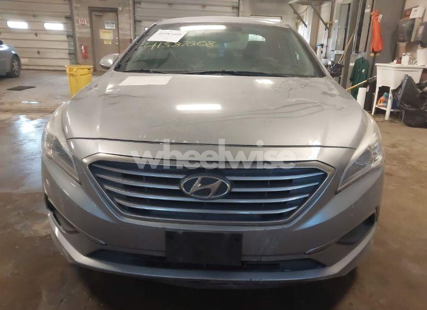 Photo 12 of 2016 Hyundai Sonata SE (VIN 5NPE24AF9GH326824)