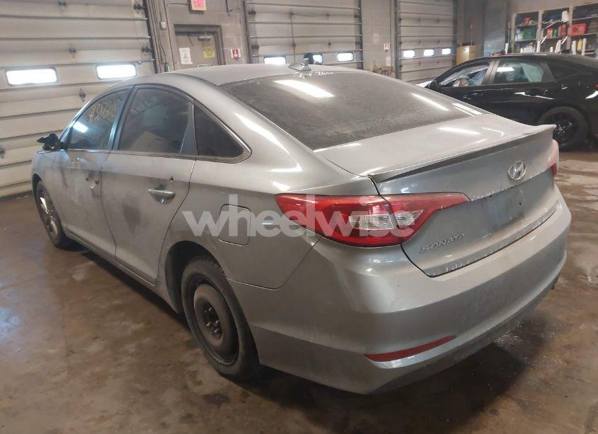 Photo 3 of 2016 Hyundai Sonata SE (VIN 5NPE24AF9GH326824)