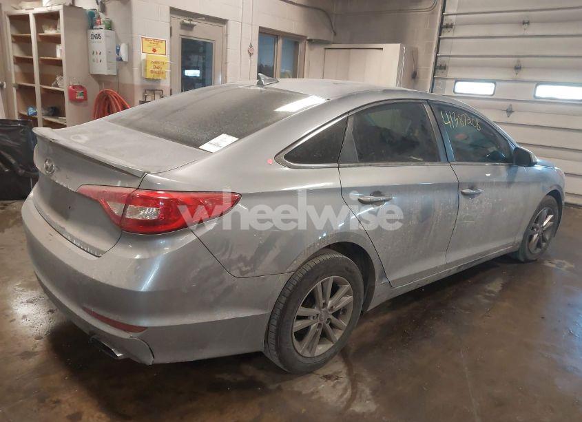 Photo 4 of 2016 Hyundai Sonata SE (VIN 5NPE24AF9GH326824)