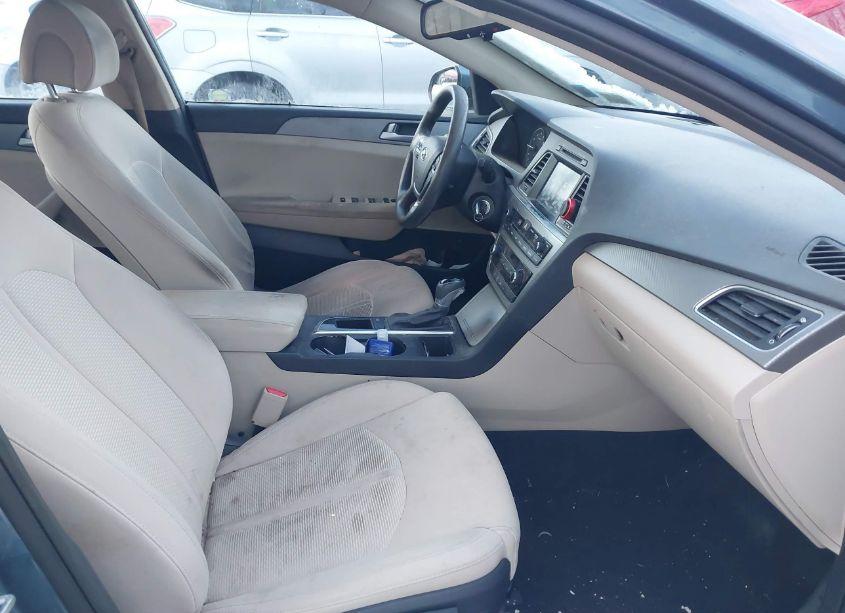 Photo 5 of 2016 Hyundai Sonata SE (VIN 5NPE24AF9GH329951)