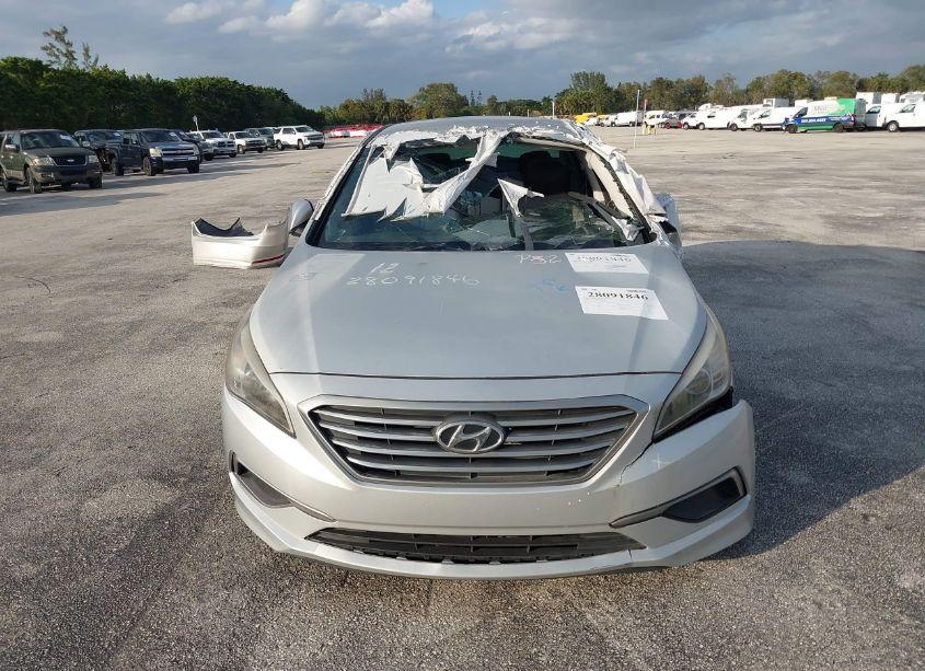 Photo 13 of 2016 Hyundai Sonata SE (VIN 5NPE24AF9GH338469)