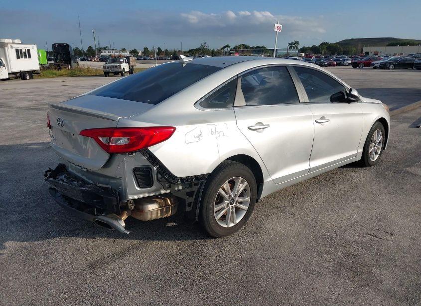Photo 4 of 2016 Hyundai Sonata SE (VIN 5NPE24AF9GH338469)