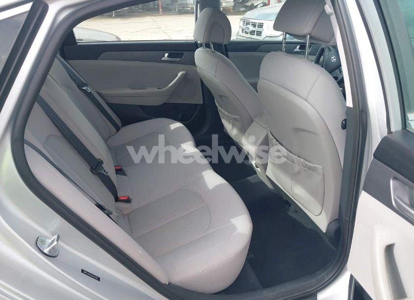 Photo 8 of 2016 Hyundai Sonata SE (VIN 5NPE24AF9GH349200)