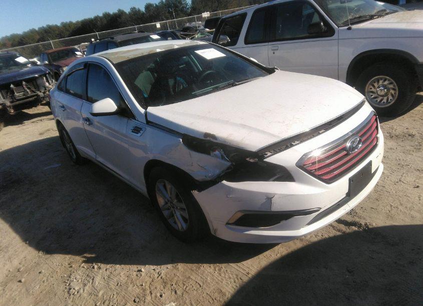2016 Hyundai Sonata SE (VIN 5NPE24AF9GH353702) main photo