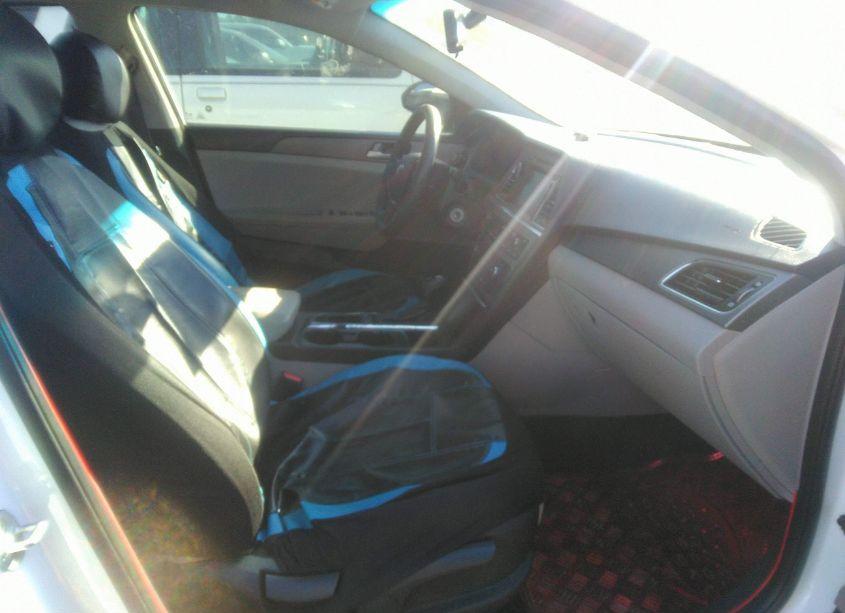 Photo 5 of 2016 Hyundai Sonata SE (VIN 5NPE24AF9GH353702)