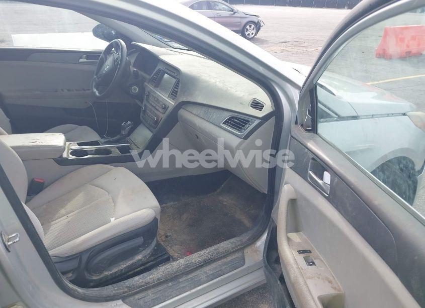Photo 5 of 2016 Hyundai Sonata SE (VIN 5NPE24AF9GH355823)