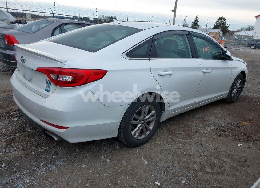 Photo 4 of 2016 Hyundai Sonata SE (VIN 5NPE24AF9GH373982)