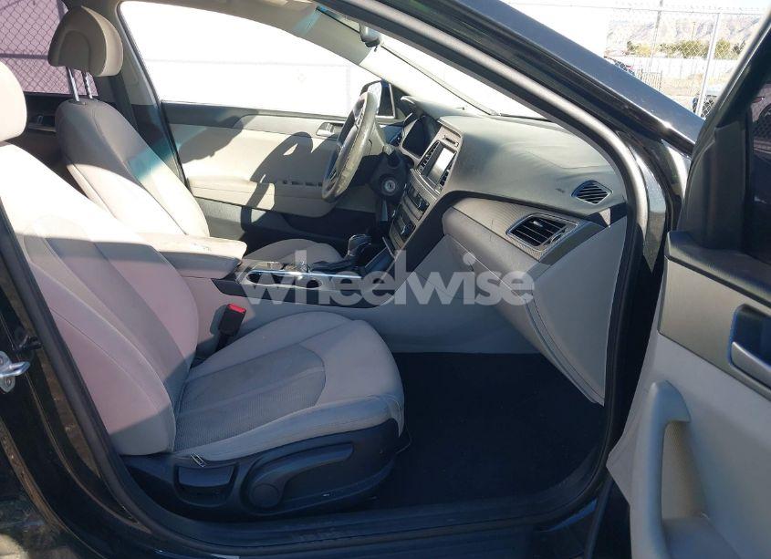 Photo 5 of 2016 Hyundai Sonata SE (VIN 5NPE24AF9GH374534)