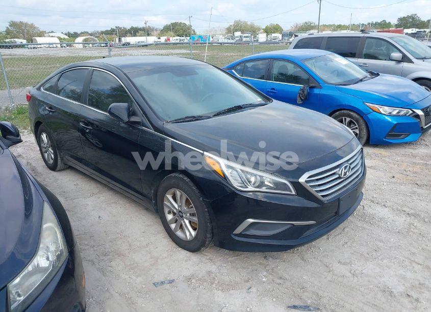2016 Hyundai Sonata SE (VIN 5NPE24AF9GH385193) main photo