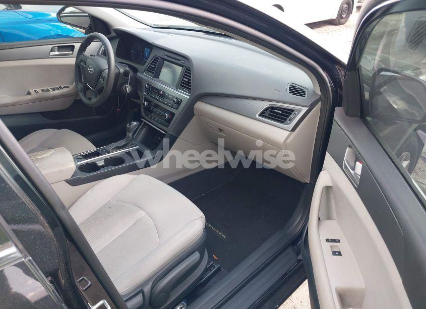 Photo 5 of 2016 Hyundai Sonata SE (VIN 5NPE24AF9GH385193)