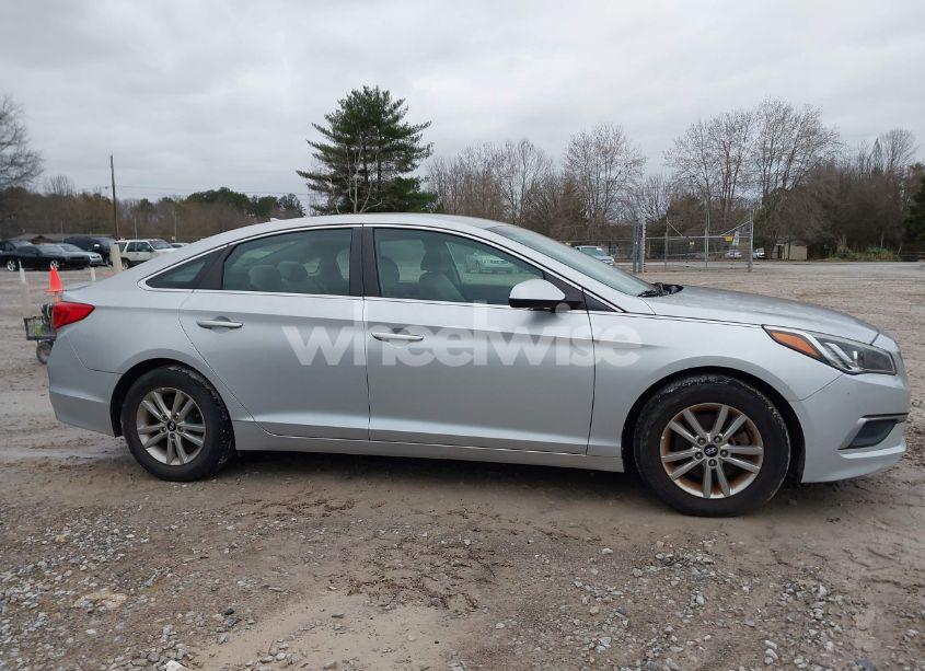 Photo 13 of 2016 Hyundai Sonata SE (VIN 5NPE24AF9GH386747)