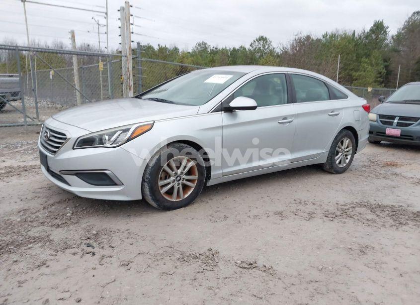 Photo 2 of 2016 Hyundai Sonata SE (VIN 5NPE24AF9GH386747)