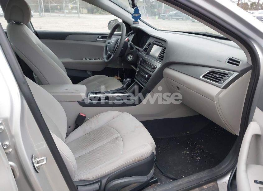 Photo 5 of 2016 Hyundai Sonata SE (VIN 5NPE24AF9GH386747)
