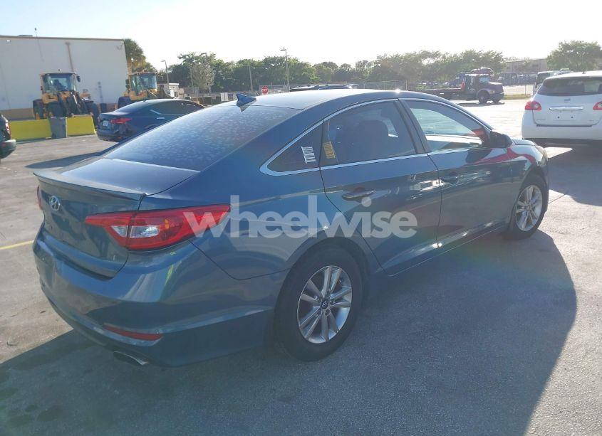 Photo 4 of 2016 Hyundai Sonata SE (VIN 5NPE24AF9GH400615)