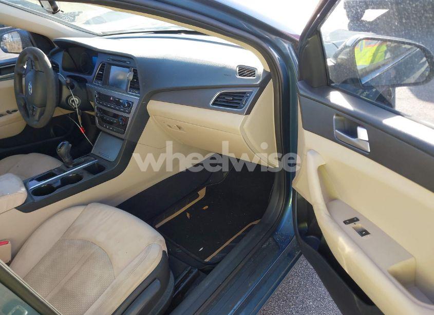 Photo 5 of 2016 Hyundai Sonata SE (VIN 5NPE24AF9GH400615)