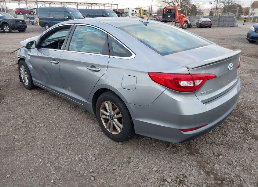 Photo 3 of 2016 Hyundai Sonata SE (VIN 5NPE24AF9GH429712)