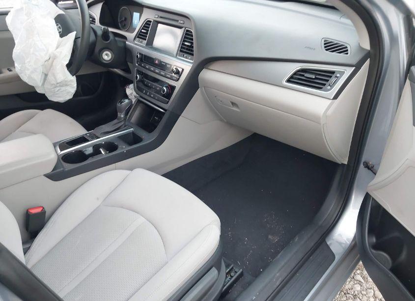 Photo 5 of 2016 Hyundai Sonata SE (VIN 5NPE24AF9GH429712)