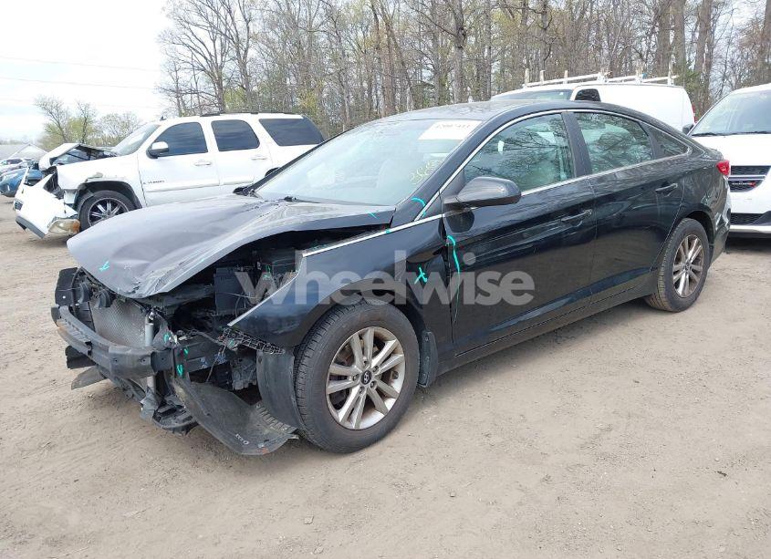 Photo 2 of 2017 Hyundai Sonata SE (VIN 5NPE24AF9HH451114)