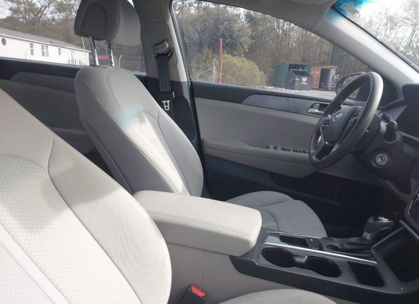 Photo 5 of 2017 Hyundai Sonata SE (VIN 5NPE24AF9HH469547)