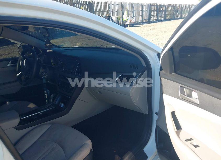 Photo 5 of 2017 Hyundai Sonata (VIN 5NPE24AF9HH493010)