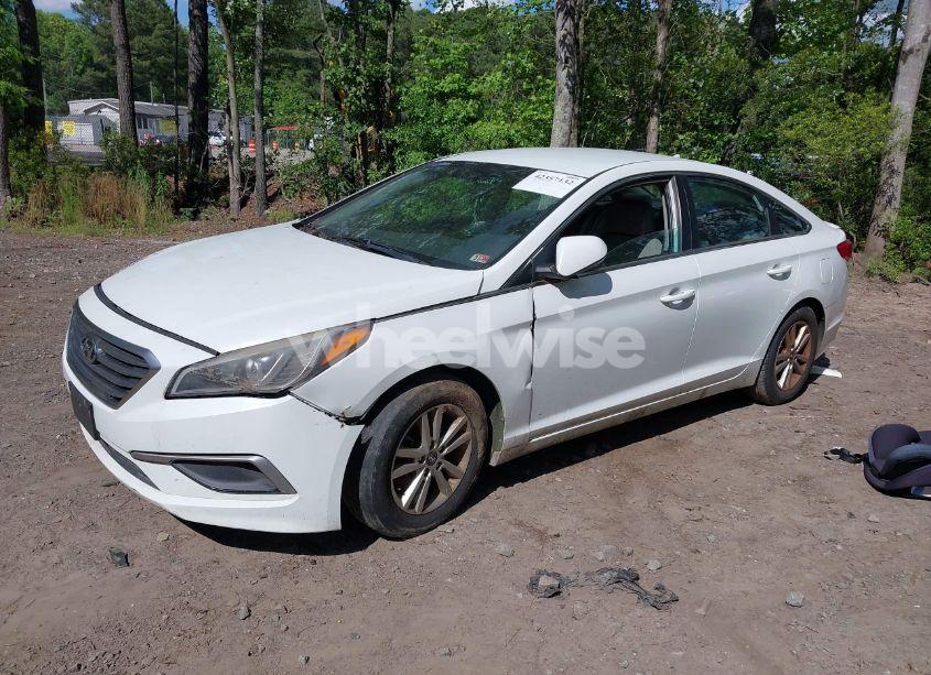 Photo 2 of 2017 Hyundai Sonata (VIN 5NPE24AF9HH548104)