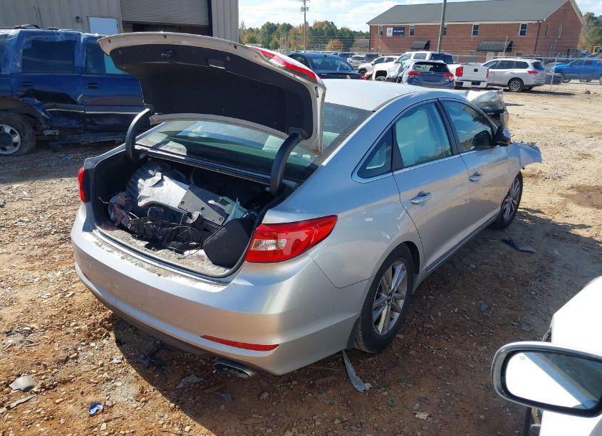 Photo 4 of 2017 Hyundai Sonata SE (VIN 5NPE24AF9HH553111)