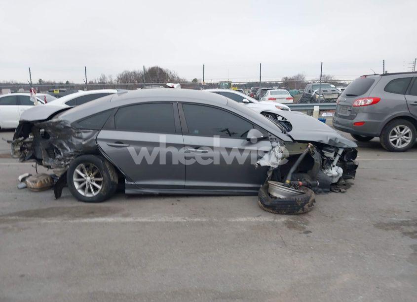 Photo 13 of 2018 Hyundai Sonata SE (VIN 5NPE24AF9JH613300)