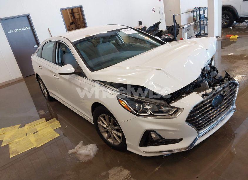 2018 Hyundai Sonata SE (VIN 5NPE24AF9JH614589) main photo