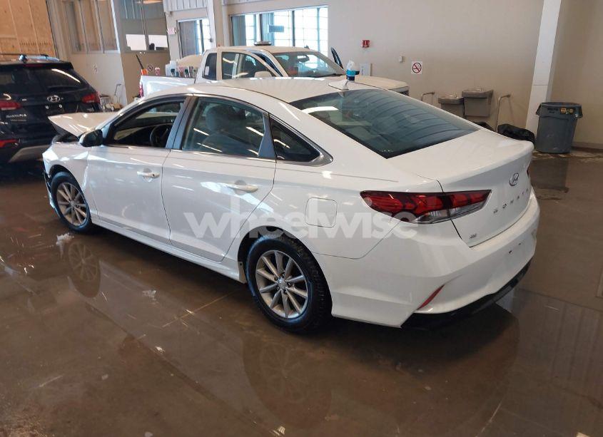 Photo 3 of 2018 Hyundai Sonata SE (VIN 5NPE24AF9JH614589)