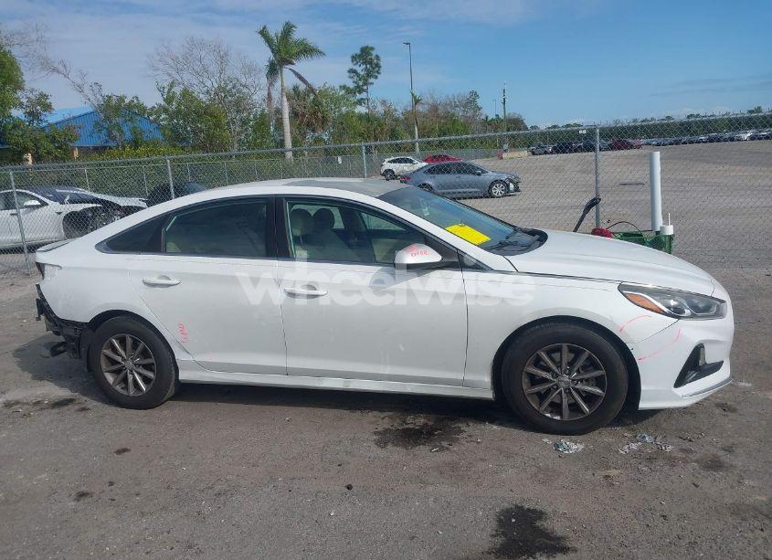 Photo 13 of 2018 Hyundai Sonata SE (VIN 5NPE24AF9JH624765)