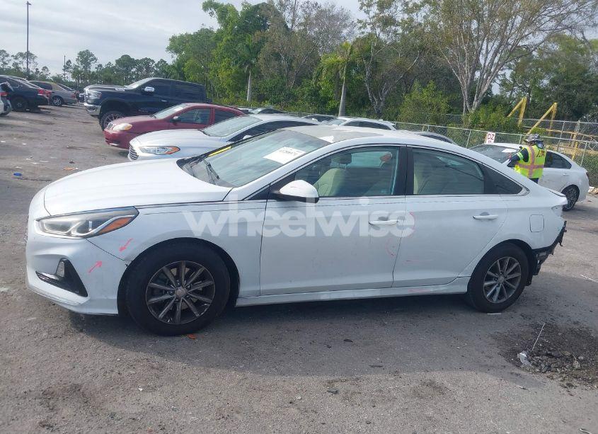 Photo 14 of 2018 Hyundai Sonata SE (VIN 5NPE24AF9JH624765)