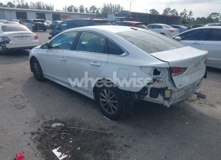 Photo 3 of 2018 Hyundai Sonata SE (VIN 5NPE24AF9JH624765)