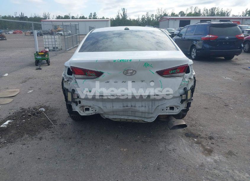 Photo 6 of 2018 Hyundai Sonata SE (VIN 5NPE24AF9JH624765)