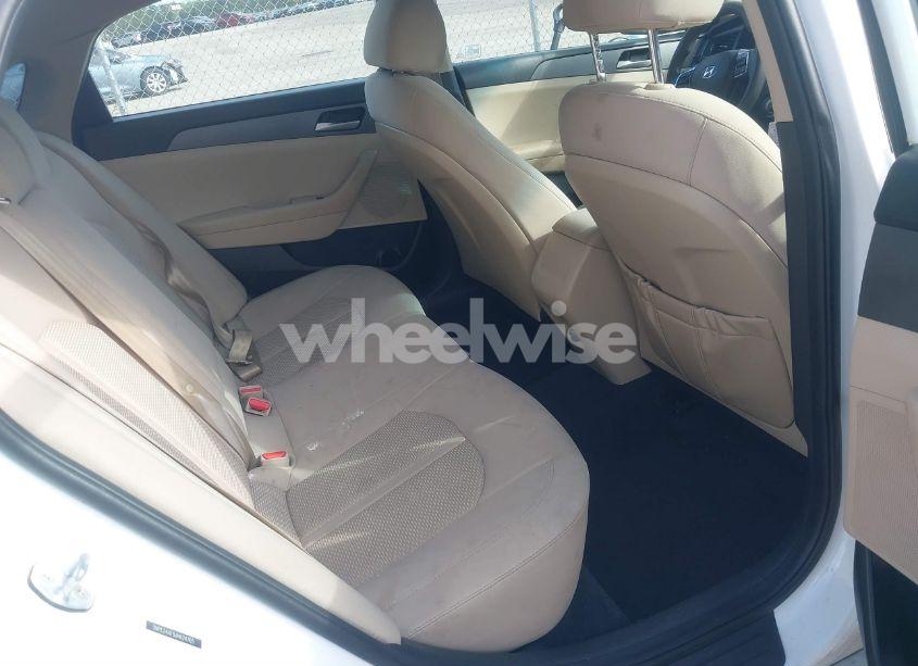 Photo 8 of 2018 Hyundai Sonata SE (VIN 5NPE24AF9JH624765)