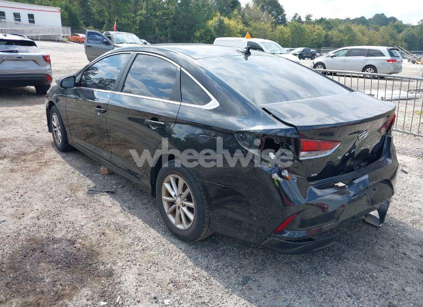 Photo 3 of 2018 Hyundai Sonata SE (VIN 5NPE24AF9JH626290)